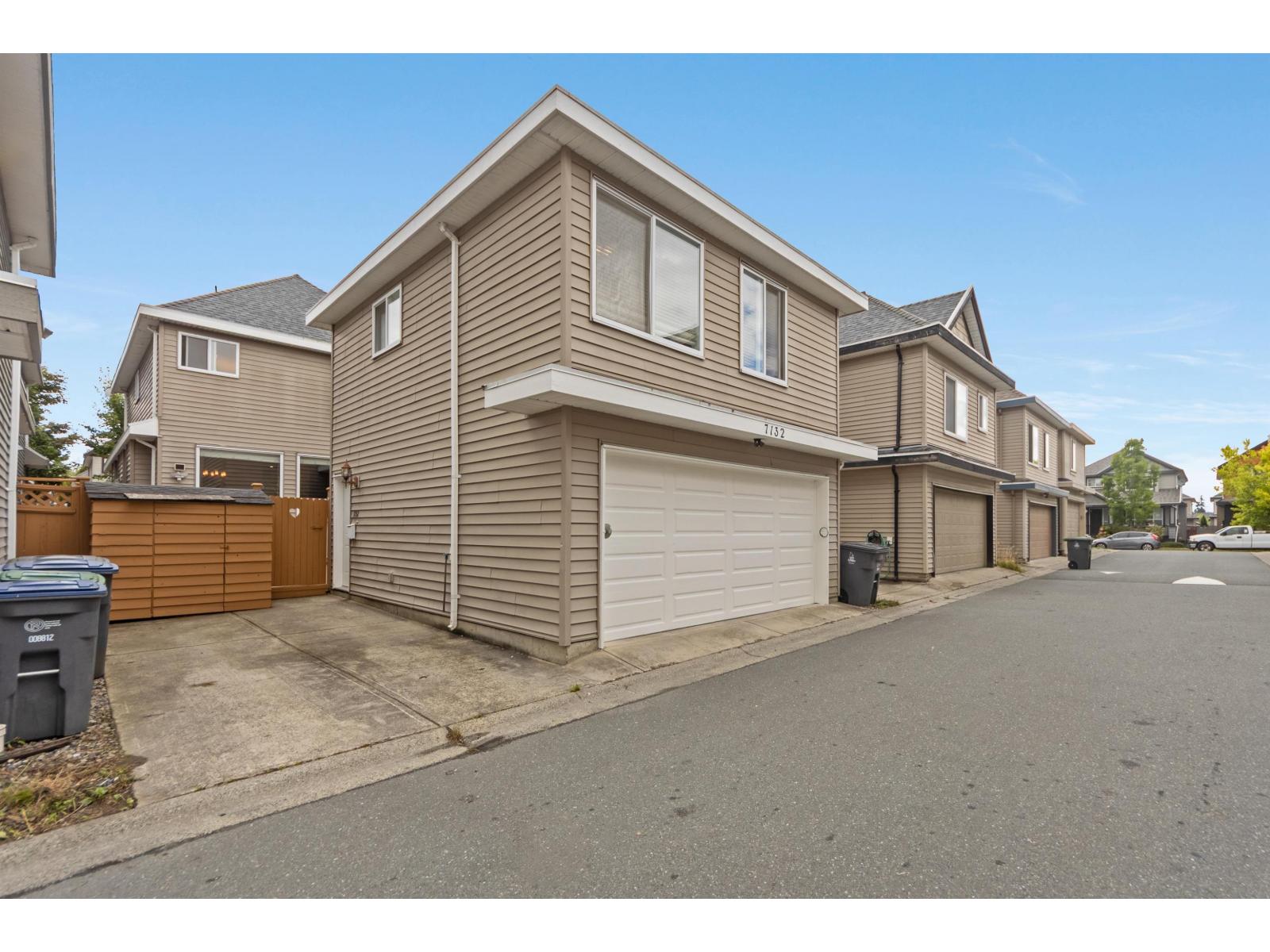Photo 31 of 7132 195 Street, Surrey BC