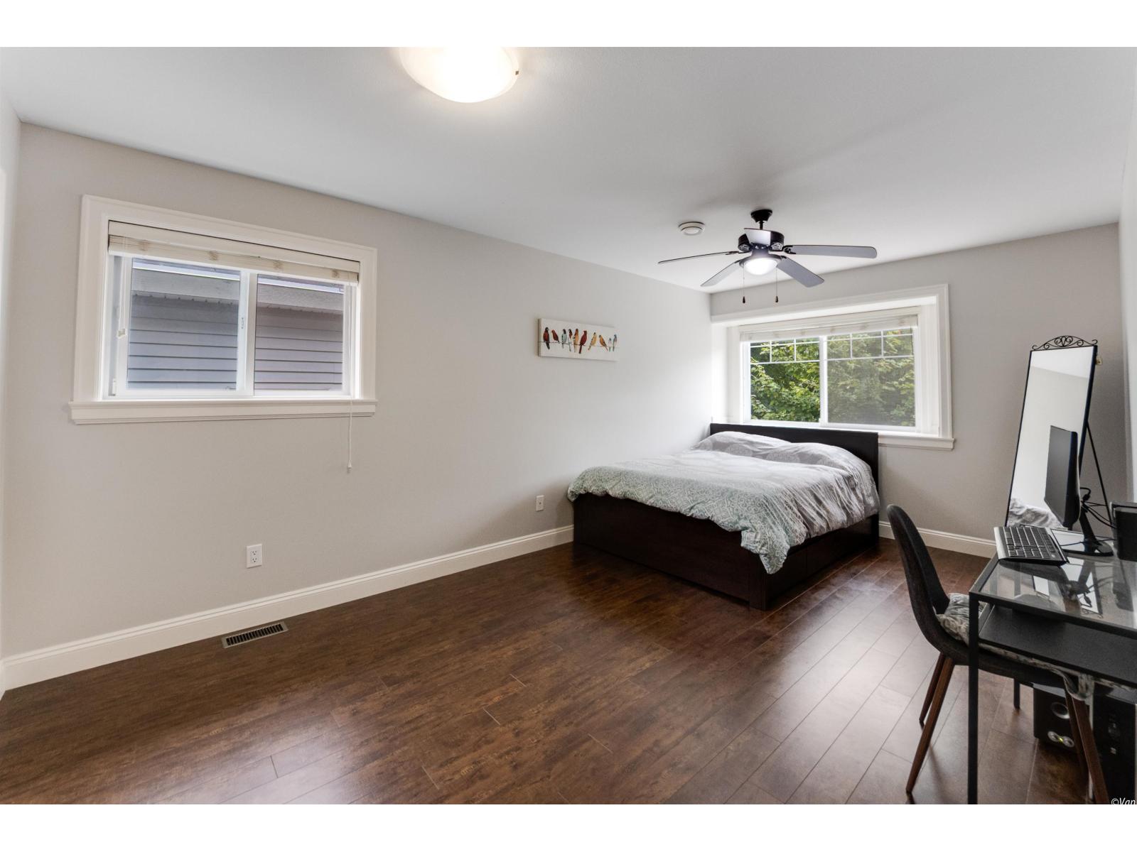 Photo 11 of 7132 195 Street, Surrey BC