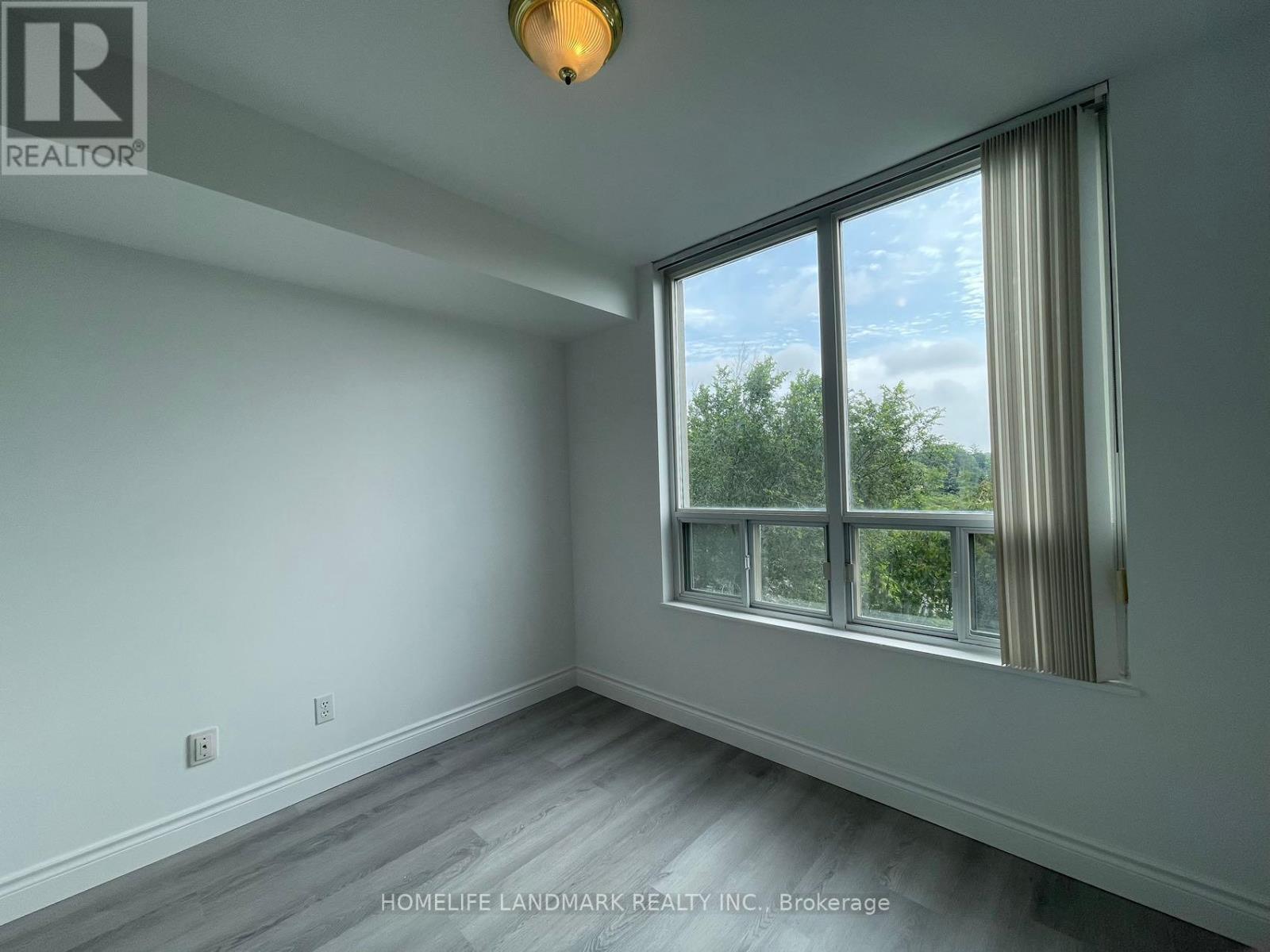 Photo 10 of 606 28 Empress Avenue, Toronto ON