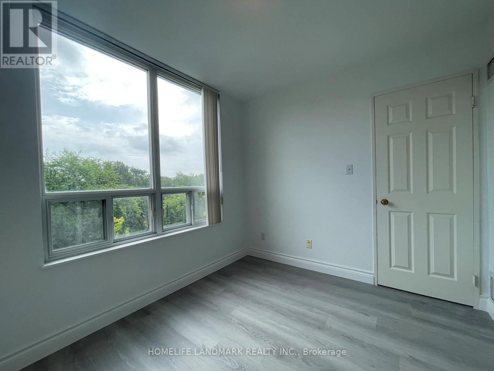 Photo 11 of 606 28 Empress Avenue, Toronto ON
