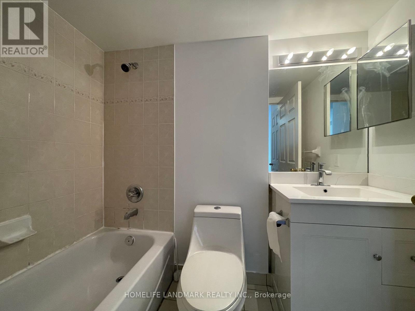 Photo 5 of 606 28 Empress Avenue, Toronto ON