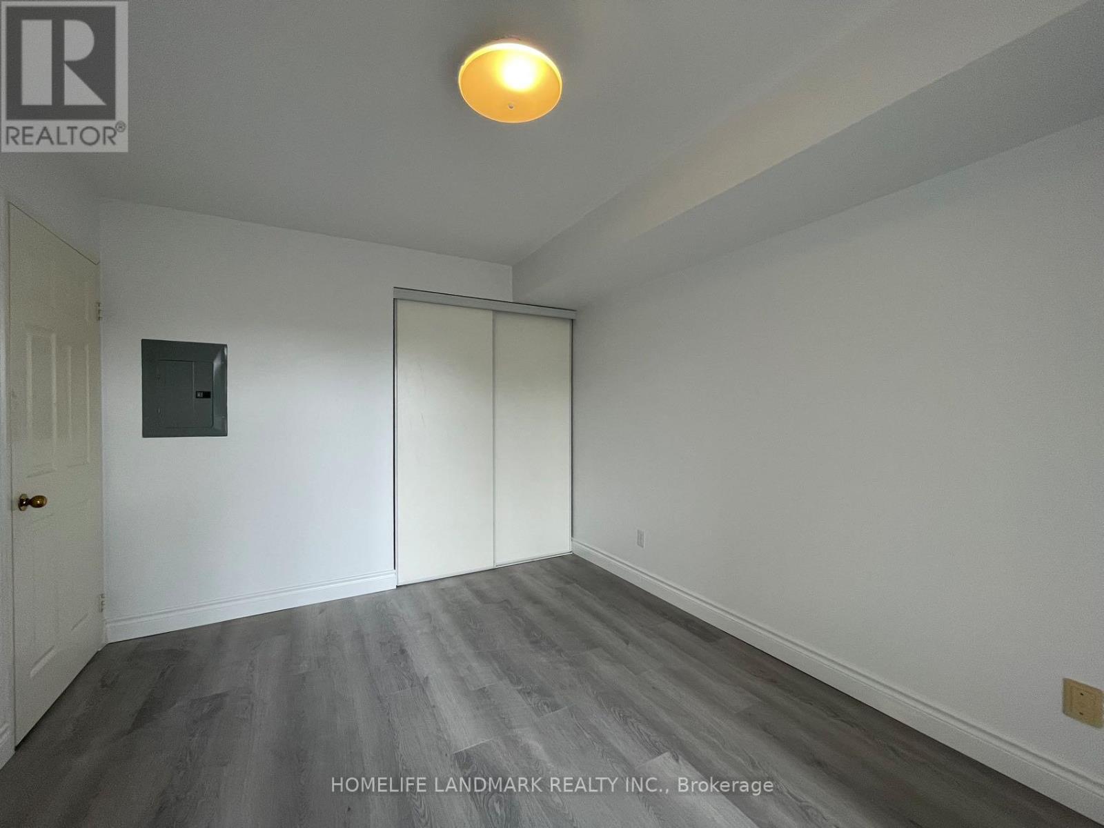 Photo 8 of 606 28 Empress Avenue, Toronto ON