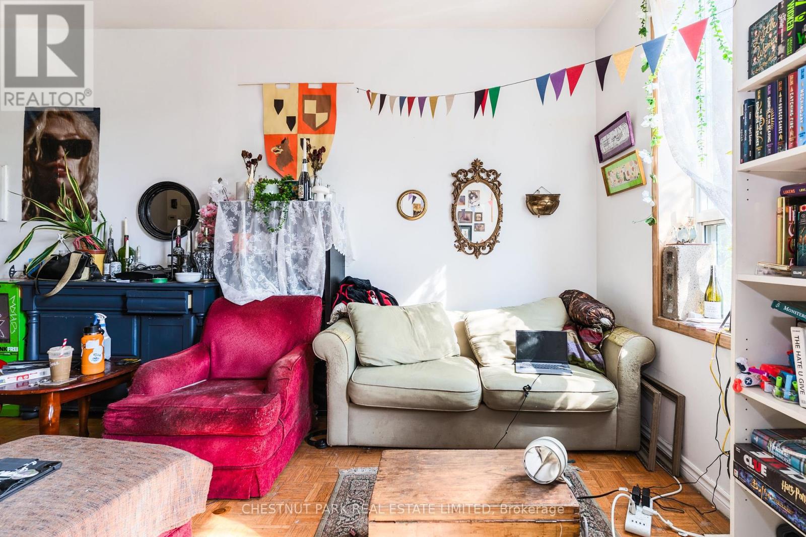 Photo 17 of 200 Ossington Avenue, Toronto ON