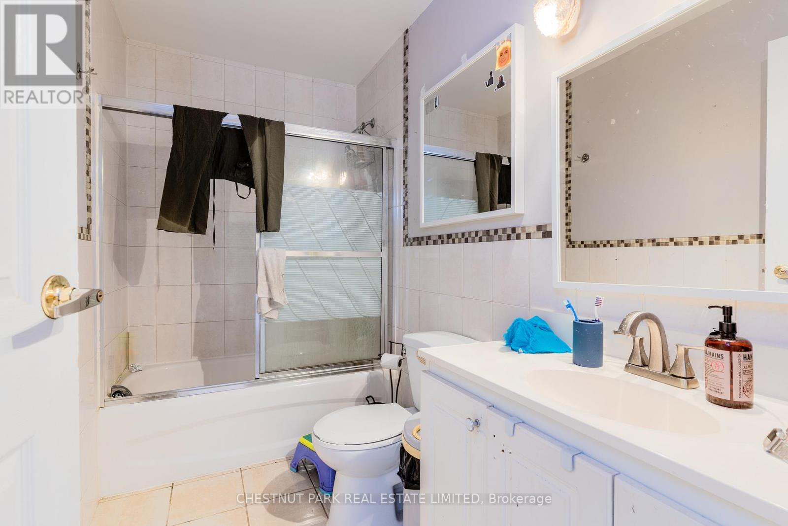Photo 32 of 200 Ossington Avenue, Toronto ON