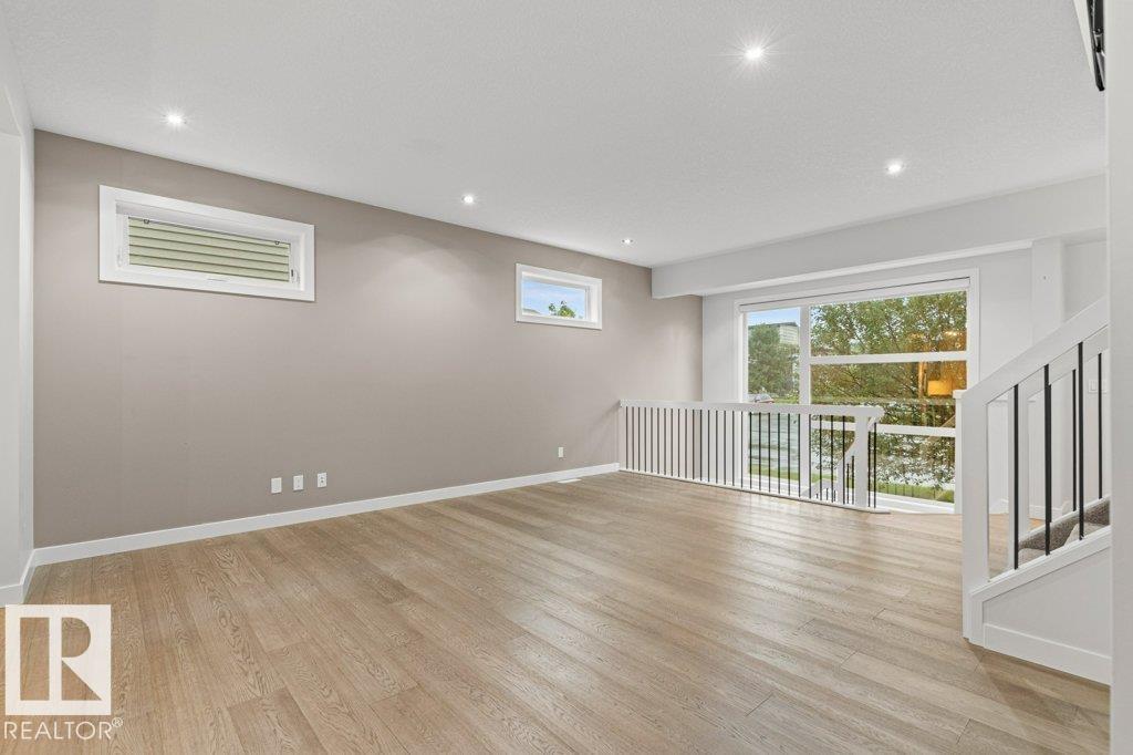 Photo 5 of 7214 Cardinal Wy Sw, Edmonton AB