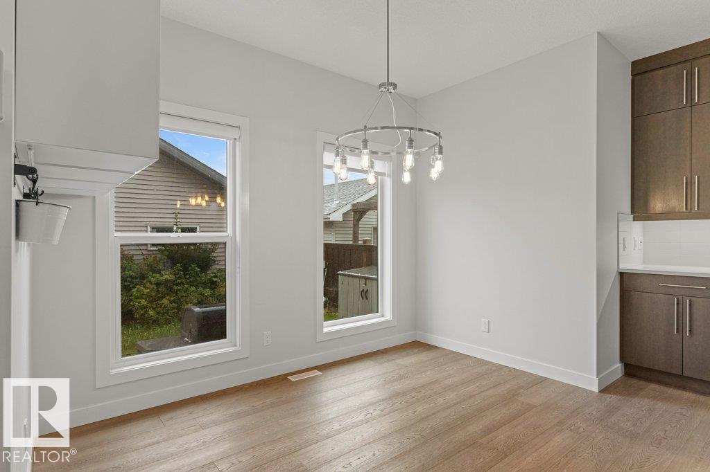 Photo 6 of 7214 Cardinal Wy Sw, Edmonton AB