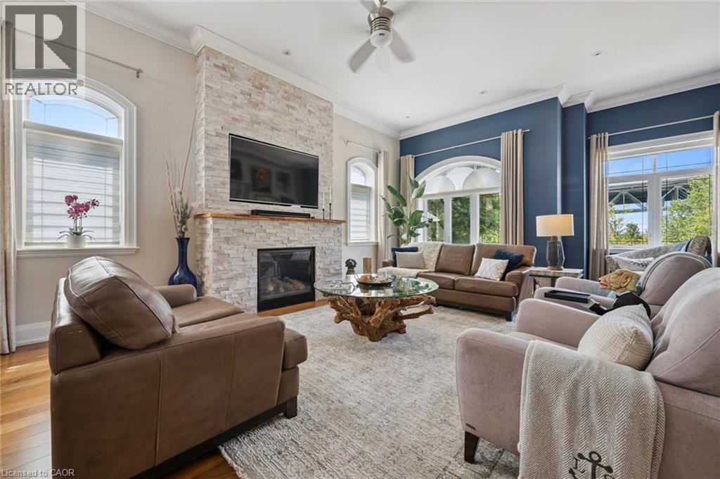 Photo 12 of 1081 Beach Boulevard, Hamilton ON