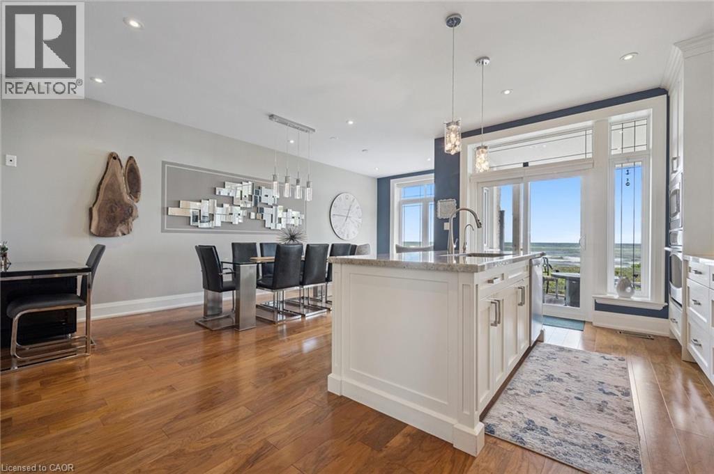 Photo 19 of 1081 Beach Boulevard, Hamilton ON