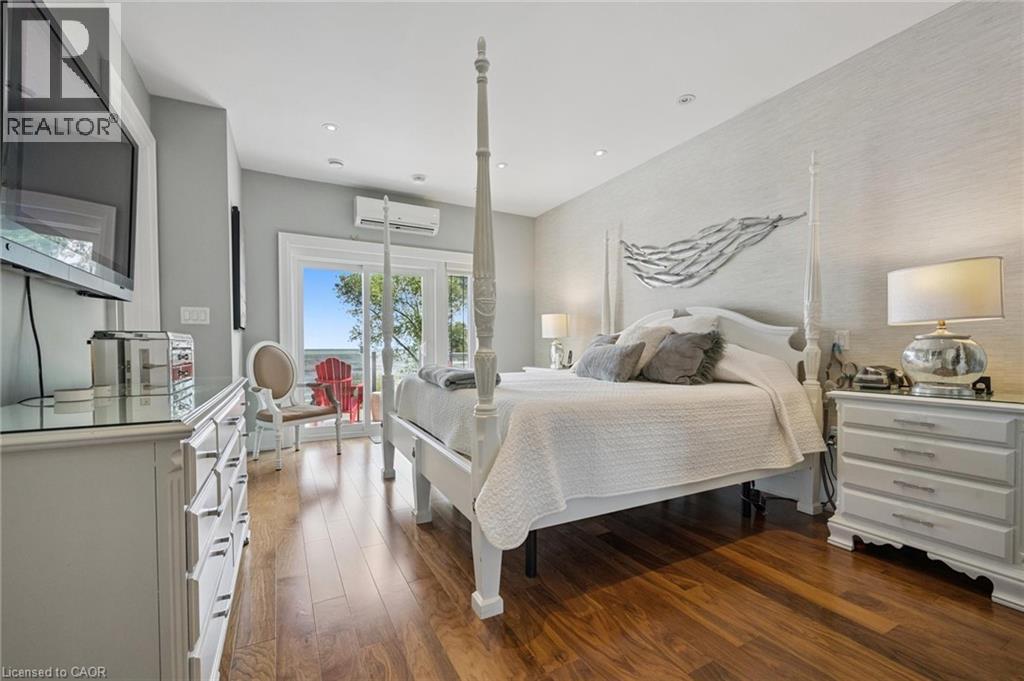Photo 27 of 1081 Beach Boulevard, Hamilton ON