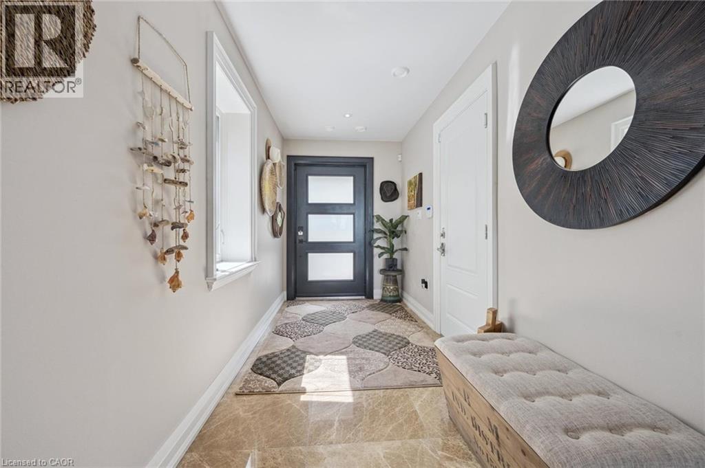 Photo 5 of 1081 Beach Boulevard, Hamilton ON