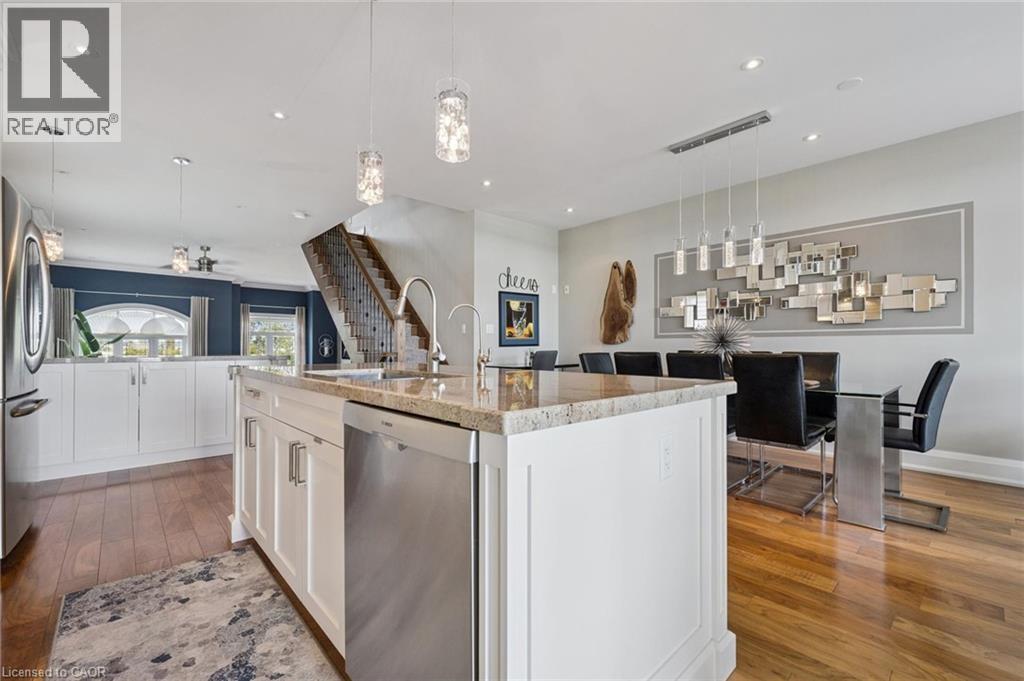 Photo 20 of 1081 Beach Boulevard, Hamilton ON