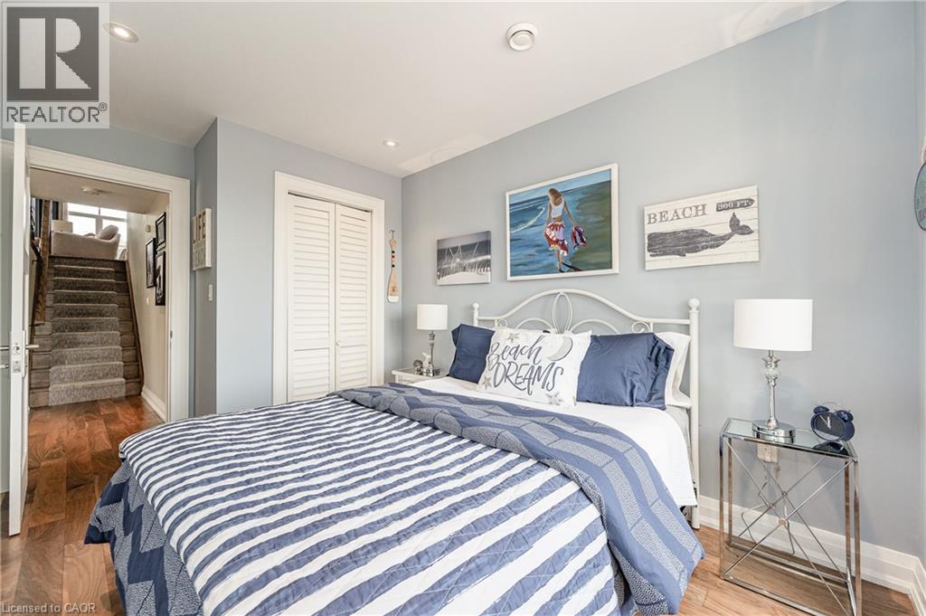 Photo 10 of 1081 Beach Boulevard, Hamilton ON
