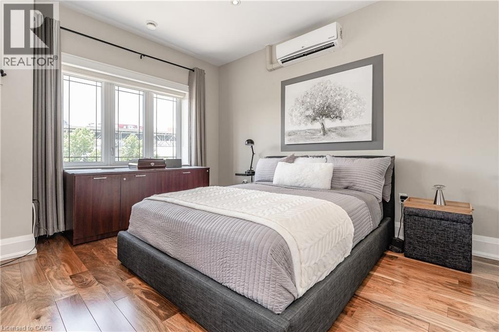 Photo 35 of 1081 Beach Boulevard, Hamilton ON