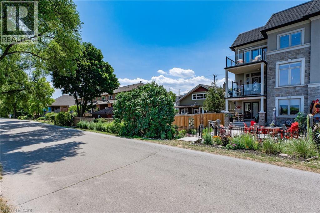 Photo 48 of 1081 Beach Boulevard, Hamilton ON