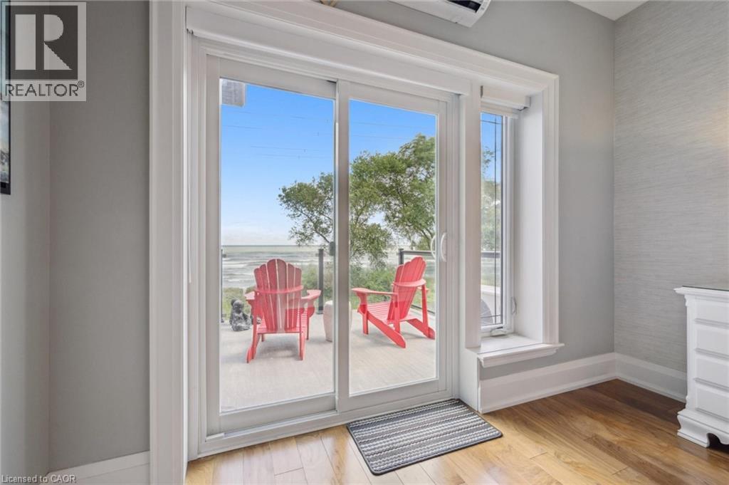 Photo 33 of 1081 Beach Boulevard, Hamilton ON