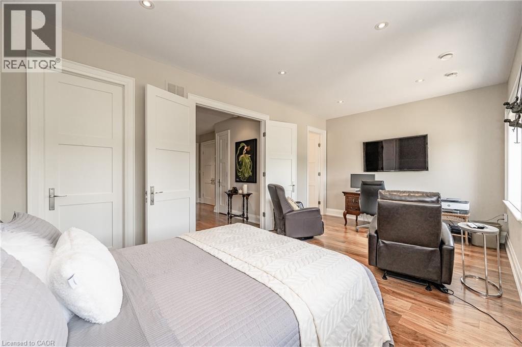 Photo 36 of 1081 Beach Boulevard, Hamilton ON