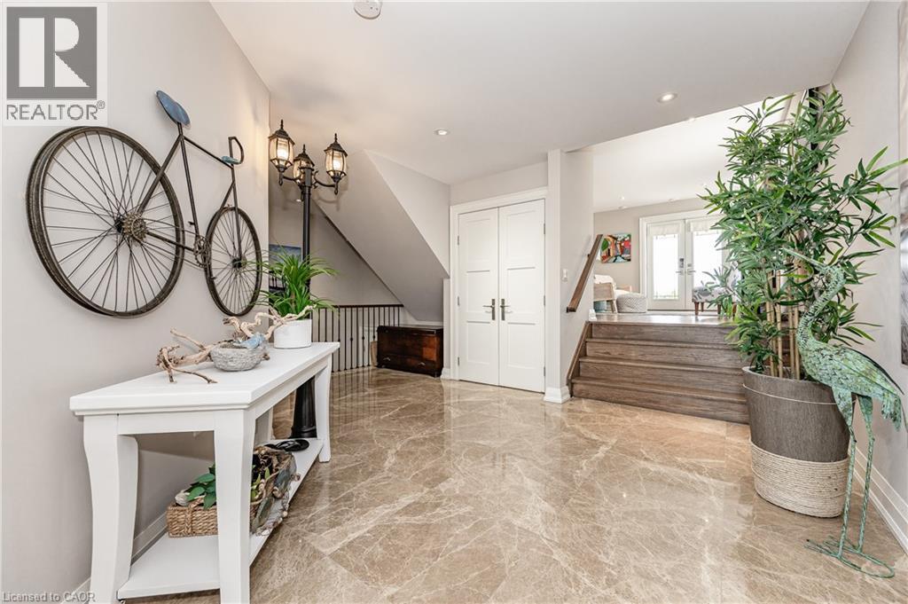Photo 6 of 1081 Beach Boulevard, Hamilton ON