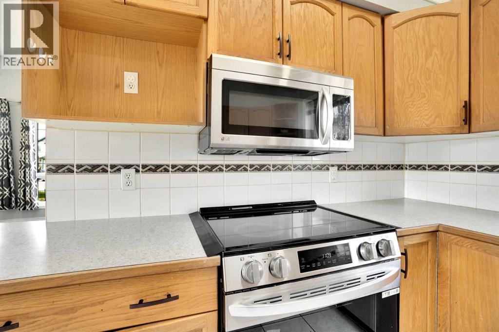 Single Family House 4 Level for Sale in  Saddlemead Road NE Saddle Ridge Calgary 