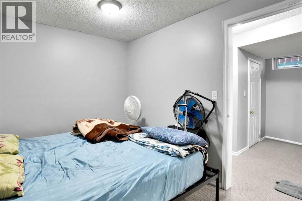 Single Family House 4 Level for Sale in  Saddlemead Road NE Saddle Ridge Calgary 
