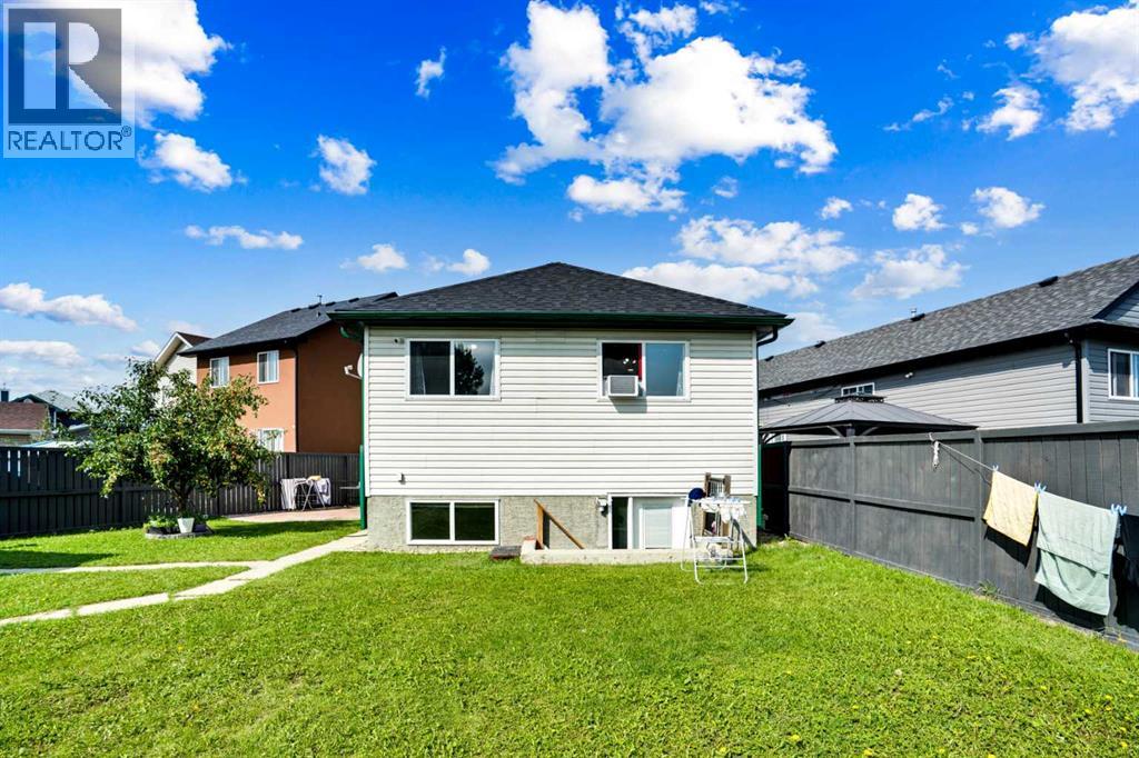 Single Family House 4 Level for Sale in  Saddlemead Road NE Saddle Ridge Calgary 