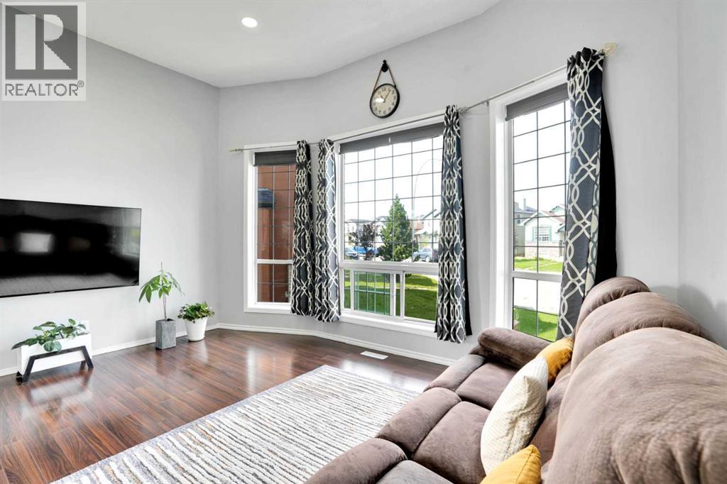Single Family House 4 Level for Sale in  Saddlemead Road NE Saddle Ridge Calgary 