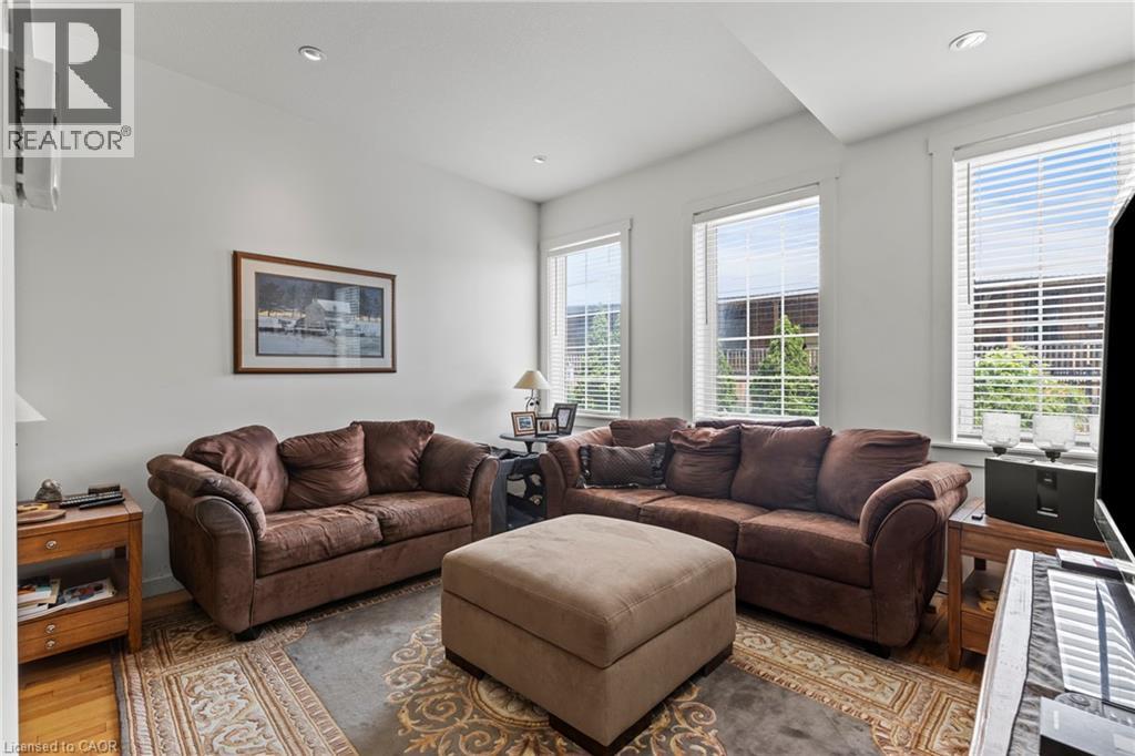 Photo 12 of 49 Ontario Street Unit 1, Grimsby ON