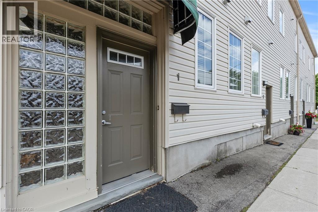 Photo 15 of 49 Ontario Street Unit 1, Grimsby ON
