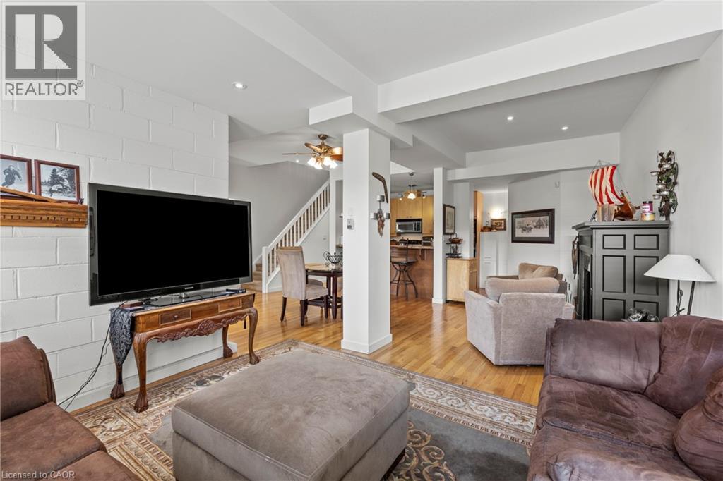 Photo 16 of 49 Ontario Street Unit 1, Grimsby ON
