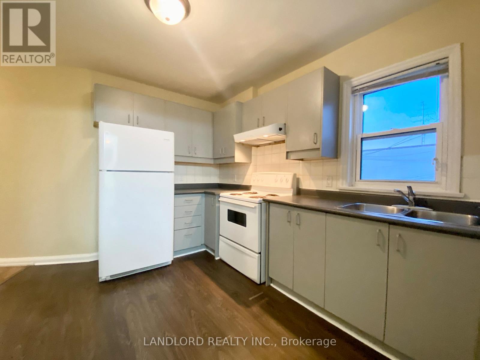 Photo 12 of 201 2 A Thyra Avenue, Toronto ON