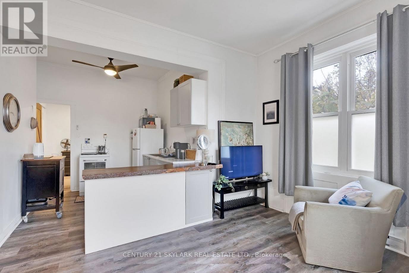 Photo 2 of 2 8 Wellington Street, Clarington ON