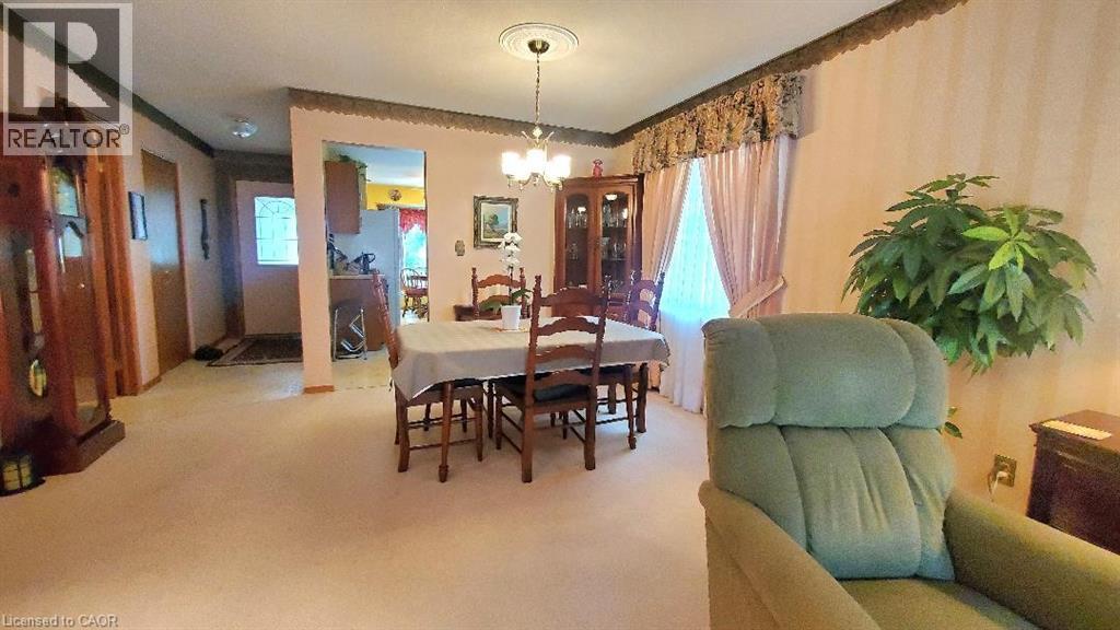 Photo 7 of 18 Magwood Court, Stratford ON