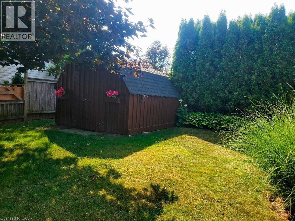 Photo 30 of 18 Magwood Court, Stratford ON