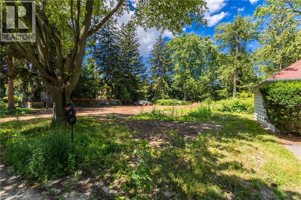 Photo 14 of 2381 Lakeshore Road, Burlington ON