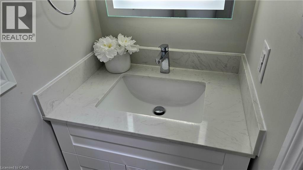 Photo 15 of 42 Bridleridge Street, Kitchener ON