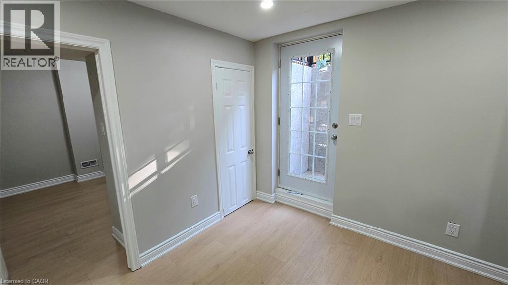 Photo 33 of 42 Bridleridge Street, Kitchener ON
