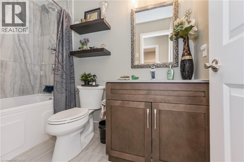 Photo 13 of 130 Bridge Crescent, Palmerston ON