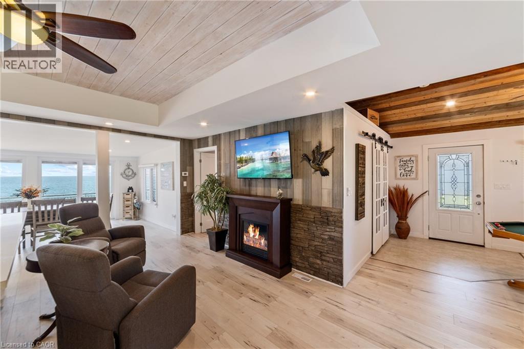 Photo 11 of 2094 Lakeshore Road, Dunnville ON