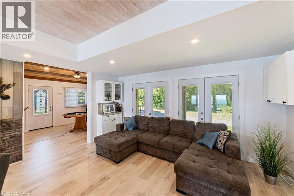Photo 13 of 2094 Lakeshore Road, Dunnville ON