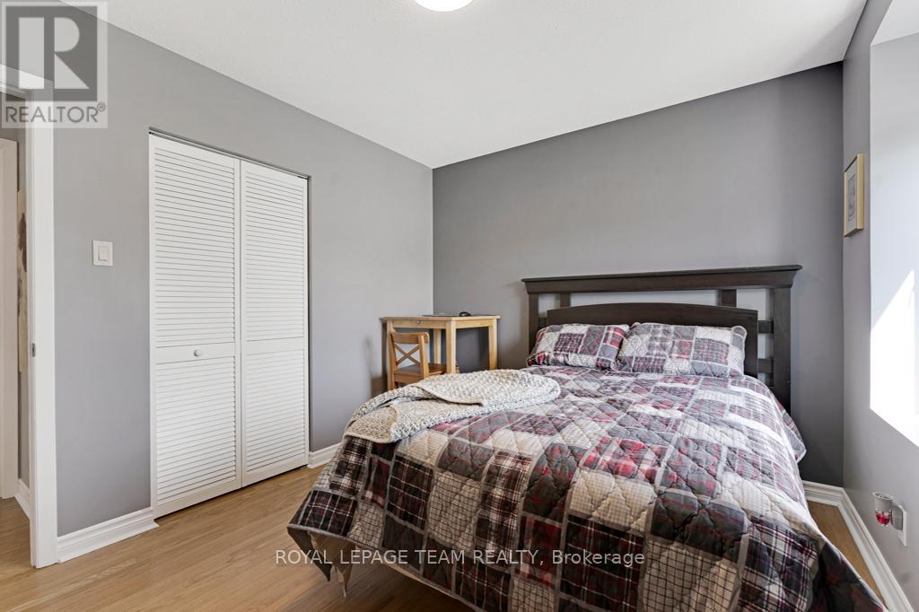 Photo 40 of 3 Roberta Crescent, Ottawa ON