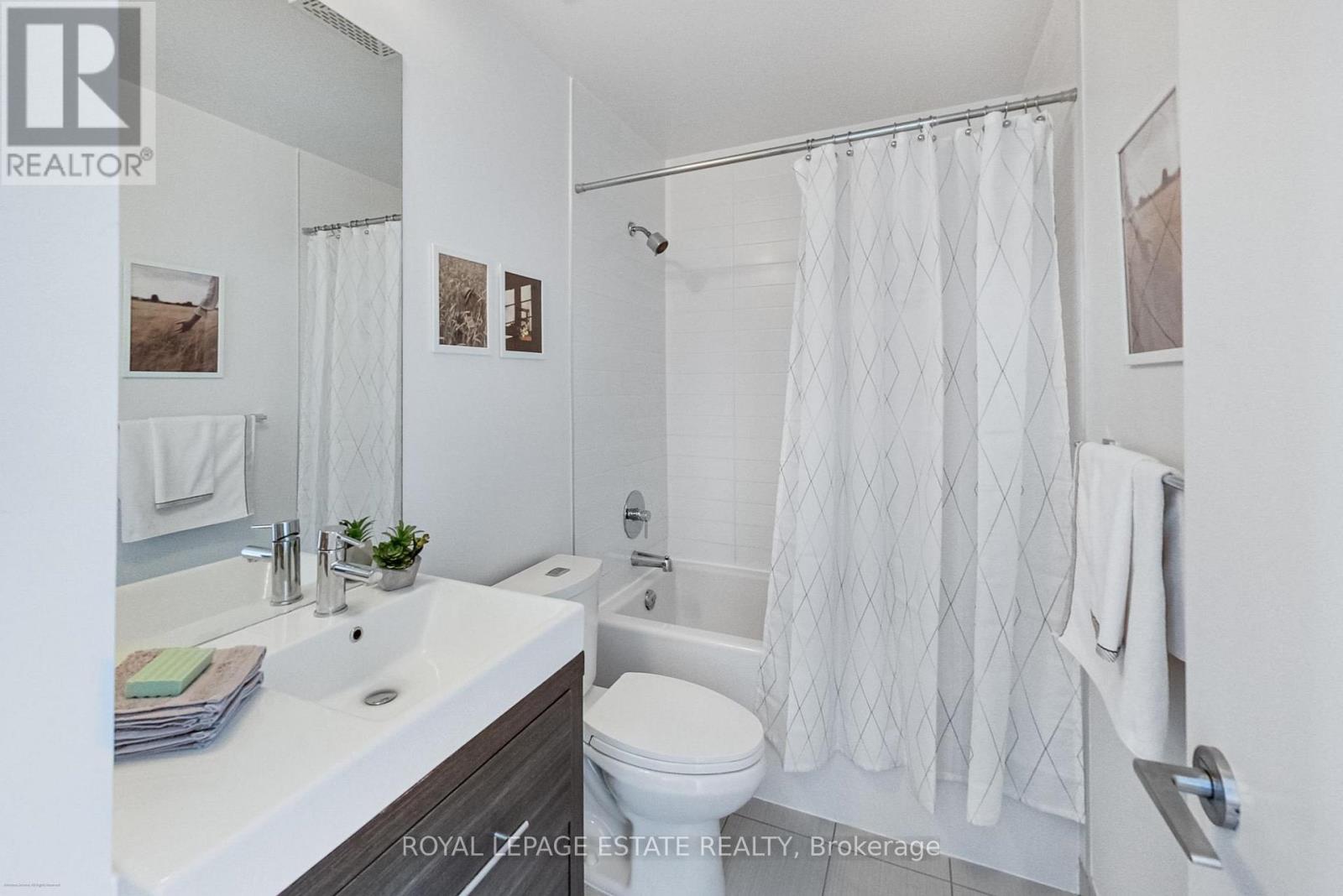 Photo 15 of 501 70 Forest Manor Road, Toronto ON