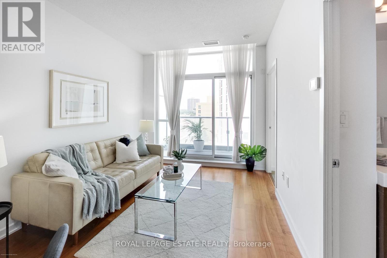 Photo 4 of 501 70 Forest Manor Road, Toronto ON