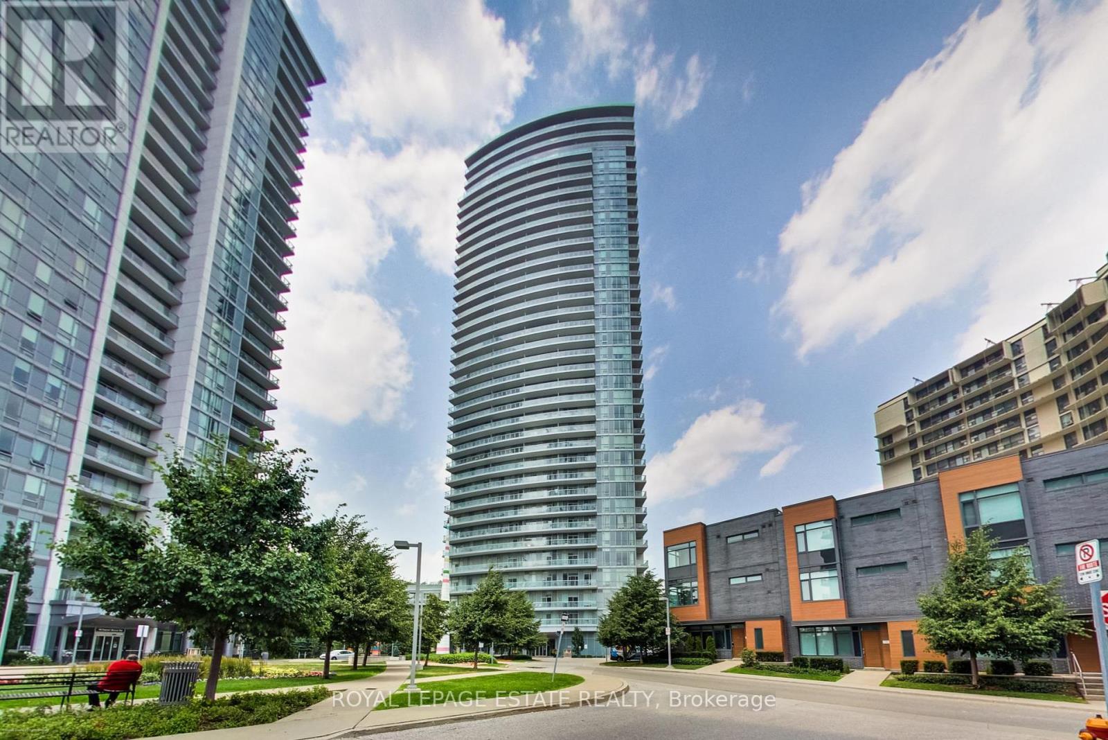 Photo 2 of 501 70 Forest Manor Road, Toronto ON