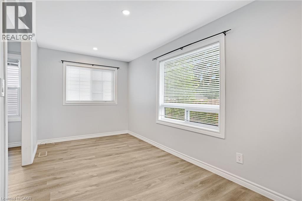 Photo 17 of 50 Sixth Avenue, Brantford ON