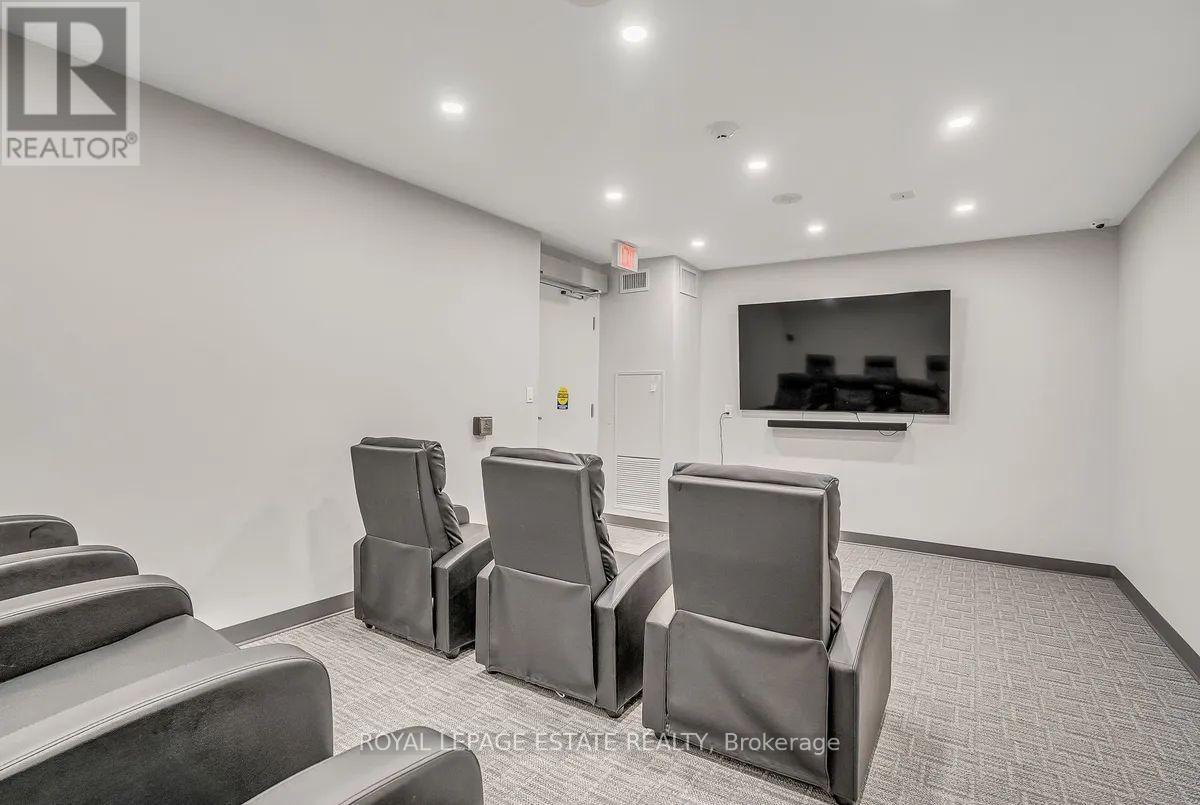 Photo 3 of 501 70 Forest Manor Road, Toronto ON