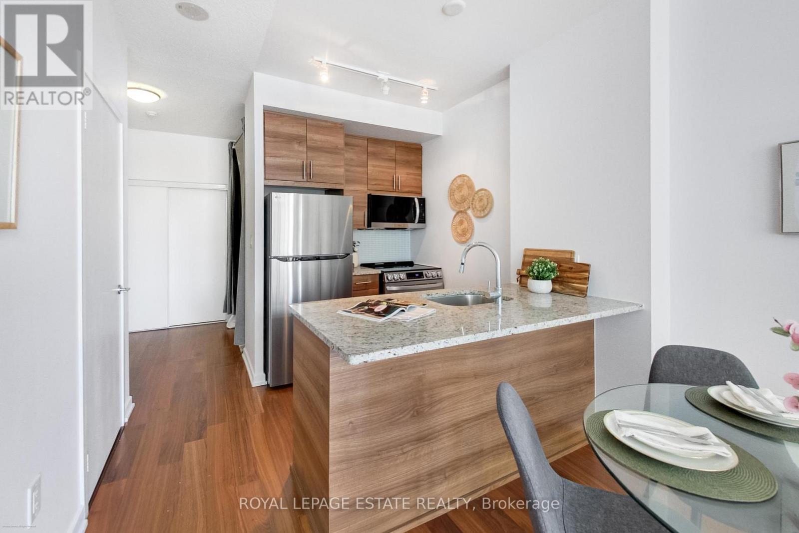 Photo 12 of 501 70 Forest Manor Road, Toronto ON