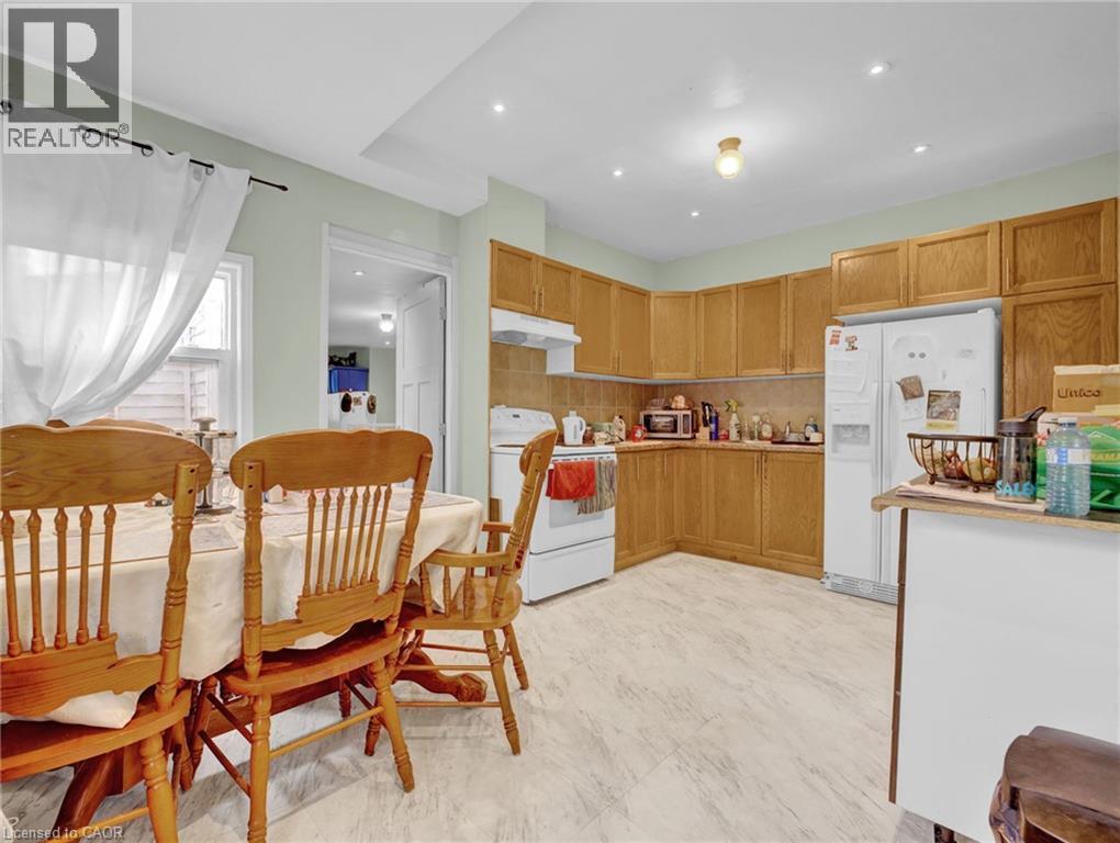 Photo 27 of 110 Emerald Street N, Hamilton ON