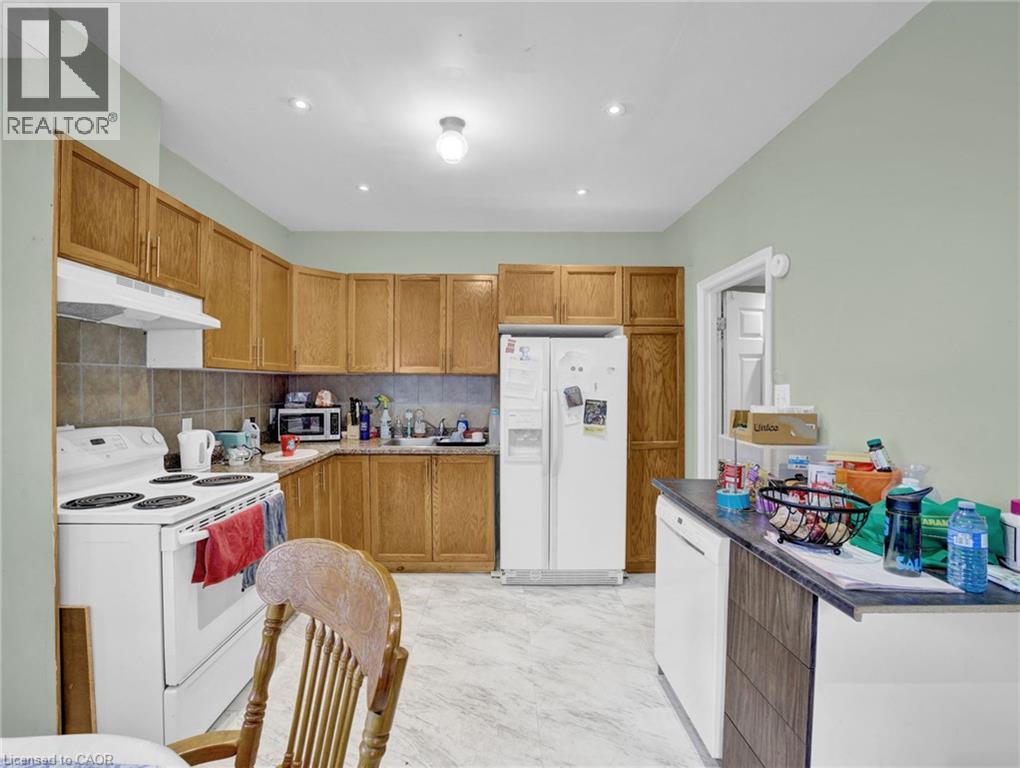 Photo 28 of 110 Emerald Street N, Hamilton ON
