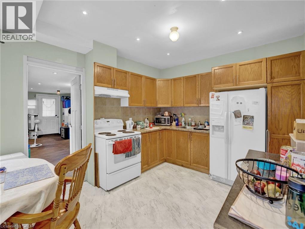 Photo 40 of 110 Emerald Street N, Hamilton ON