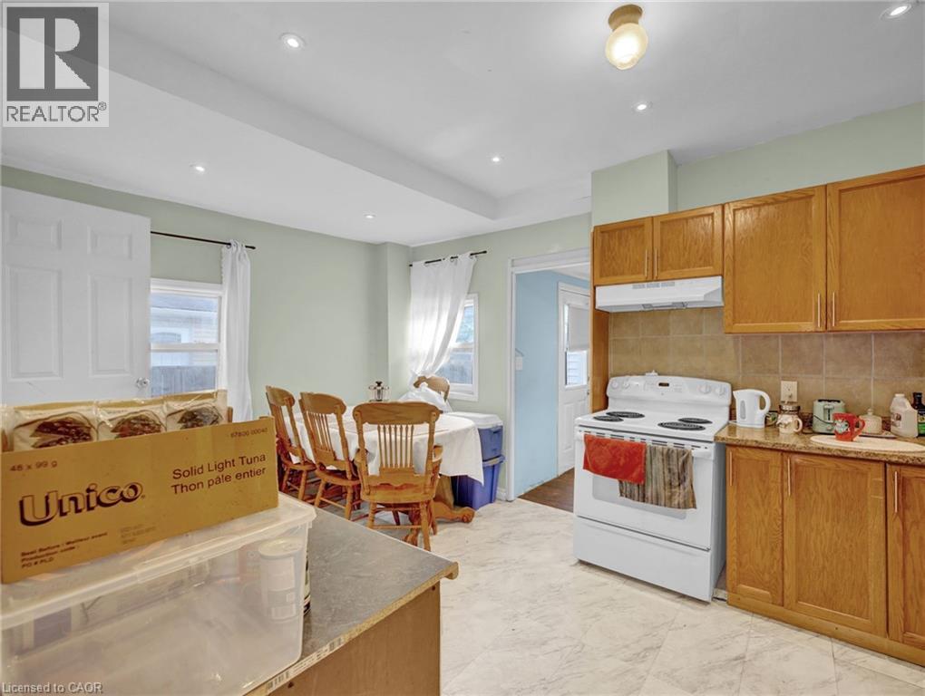 Photo 5 of 110 Emerald Street N, Hamilton ON