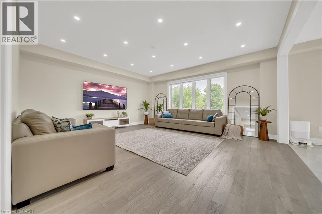 Photo 3 of 35 Santo Court, Breslau ON